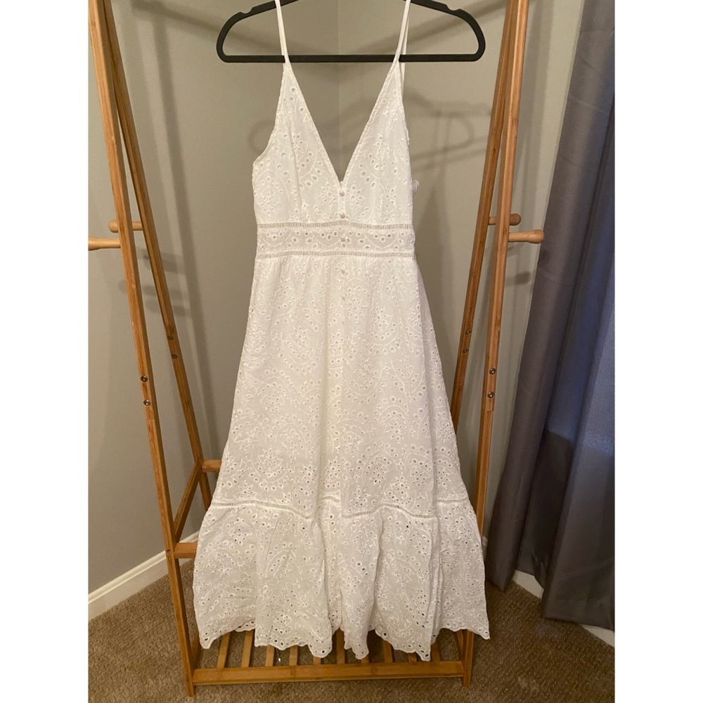 White lace dress with pearls